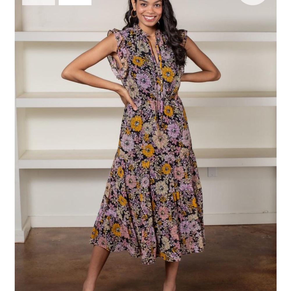 BB Dakota By Steve Madden Keyhole Neck